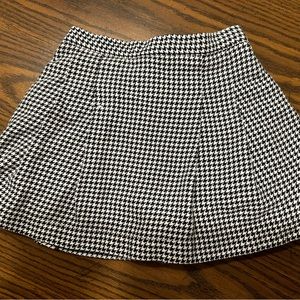 Gymboree girls skirt.